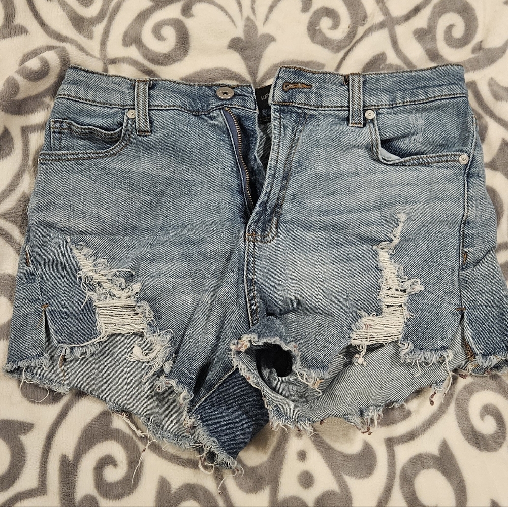 WOMENS Kendall and kylie JEAN SHORTS! size 7/28